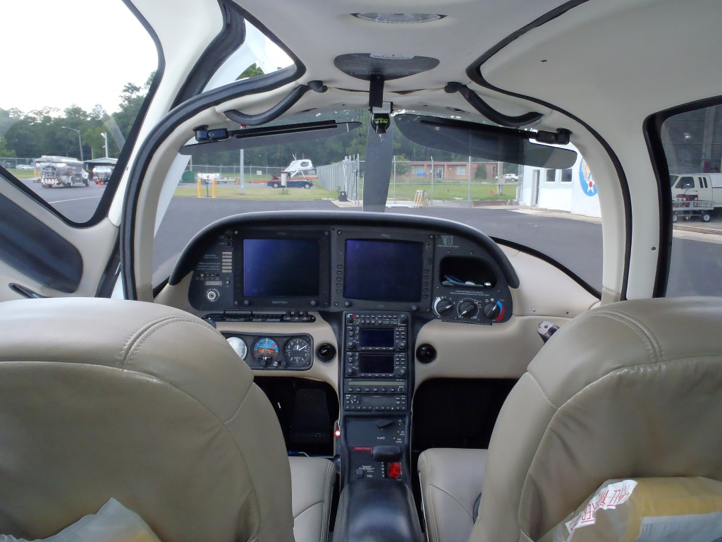 Cirrus SR 22
