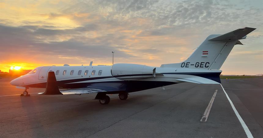 Learjet 75