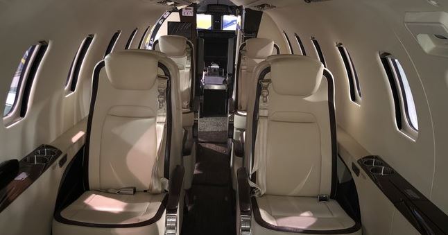 Learjet 75