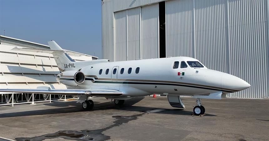 Hawker 700A