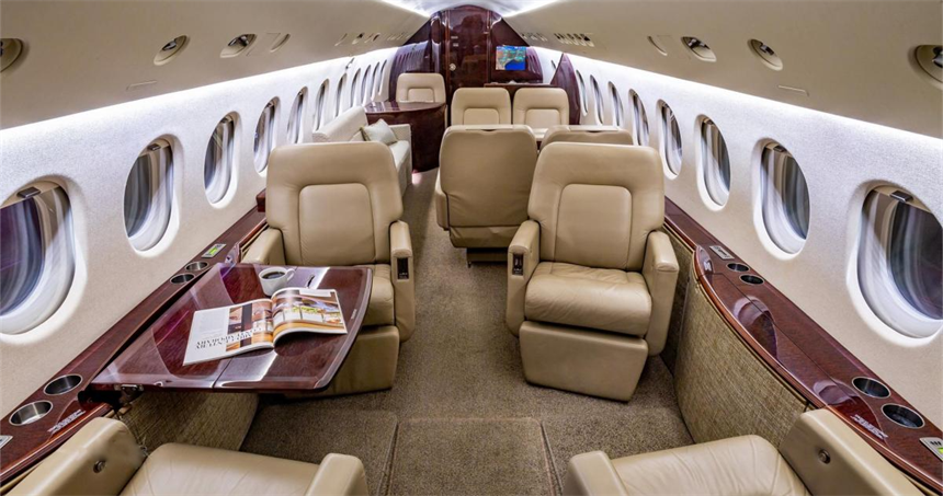 Falcon 900