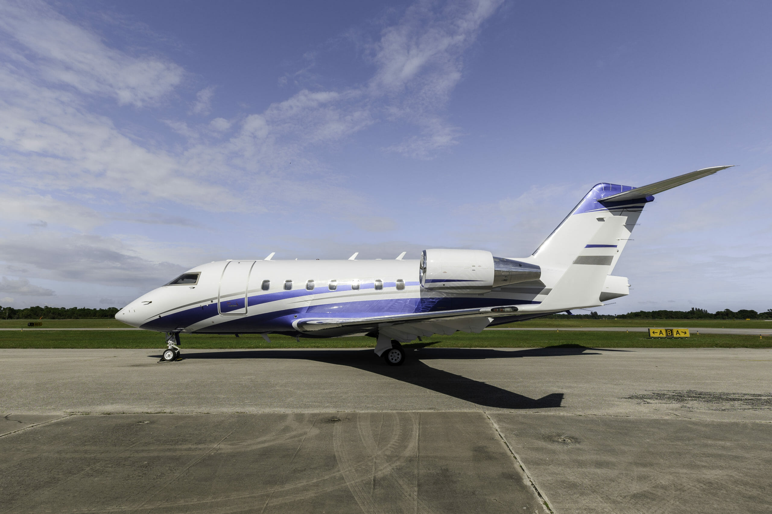 Challenger 604