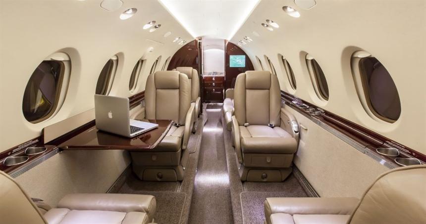 Hawker 750