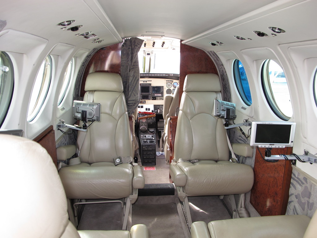 King Air E90