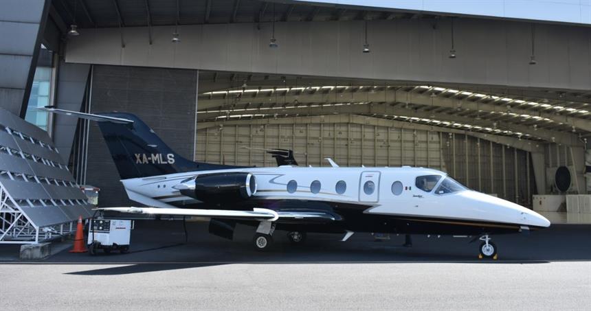 Hawker 400XP