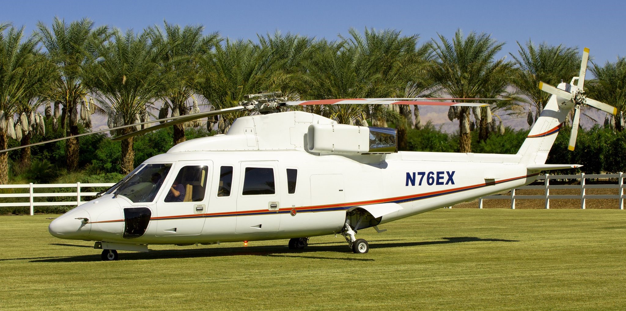 Sikorsky S76B