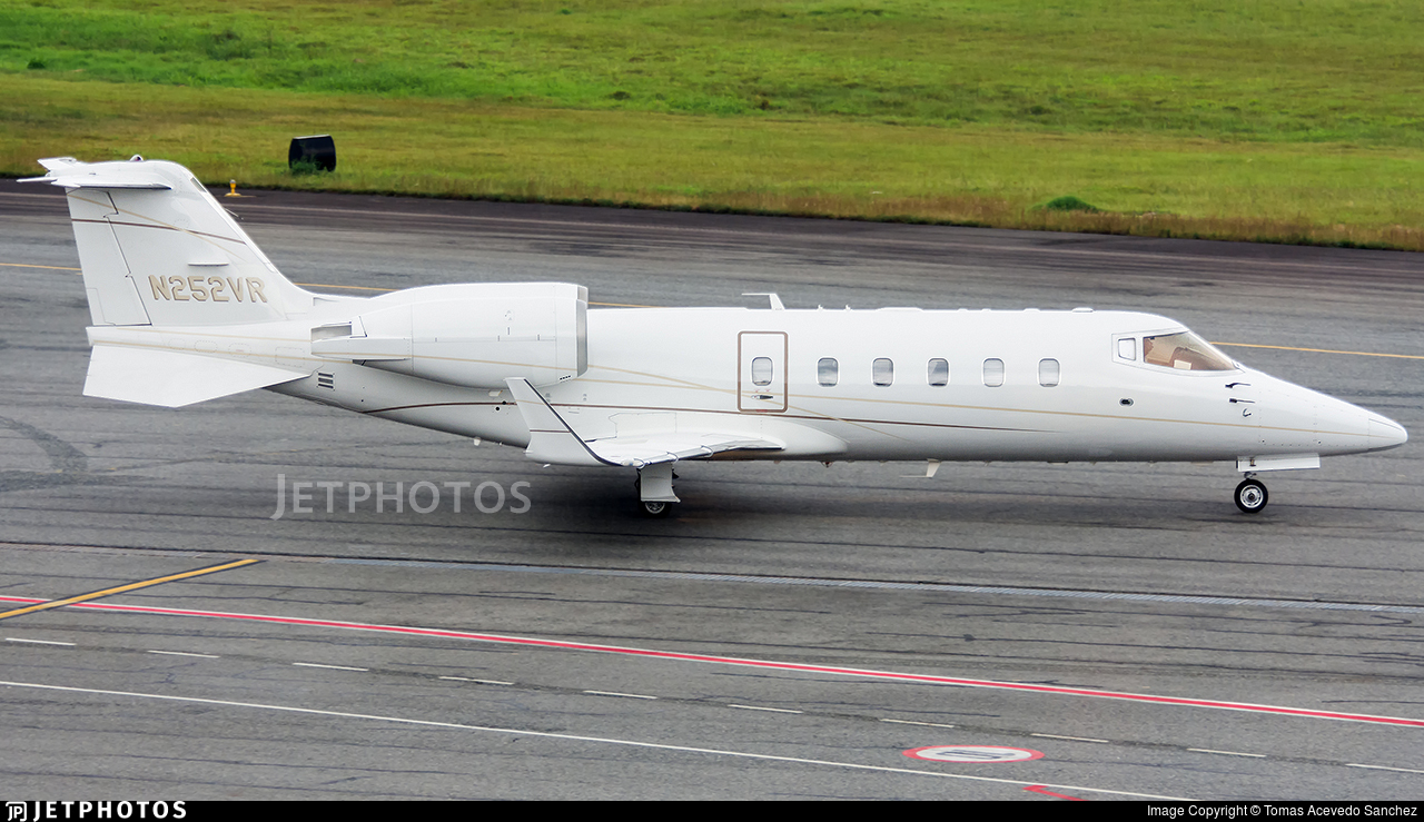 Learjet 60