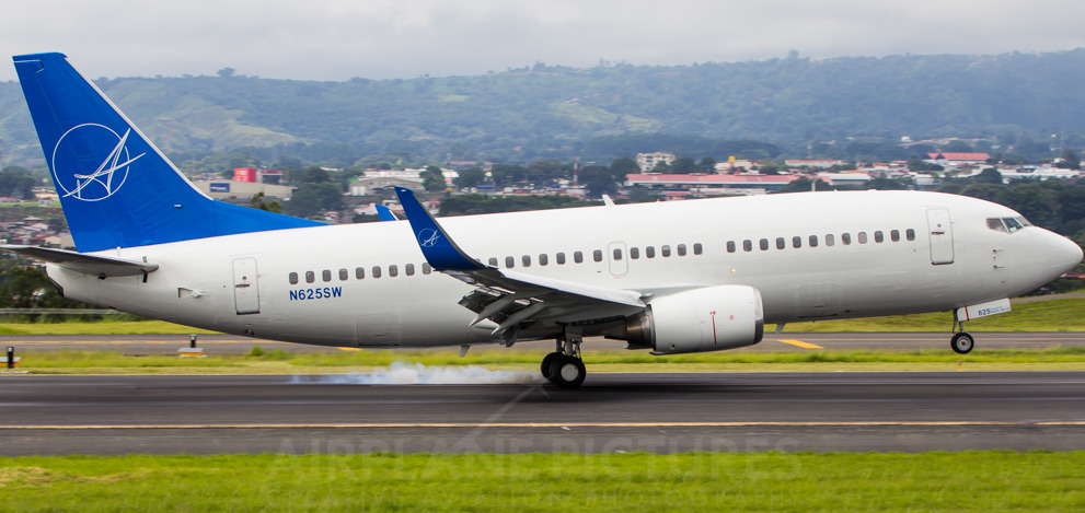 BOEING 737-300