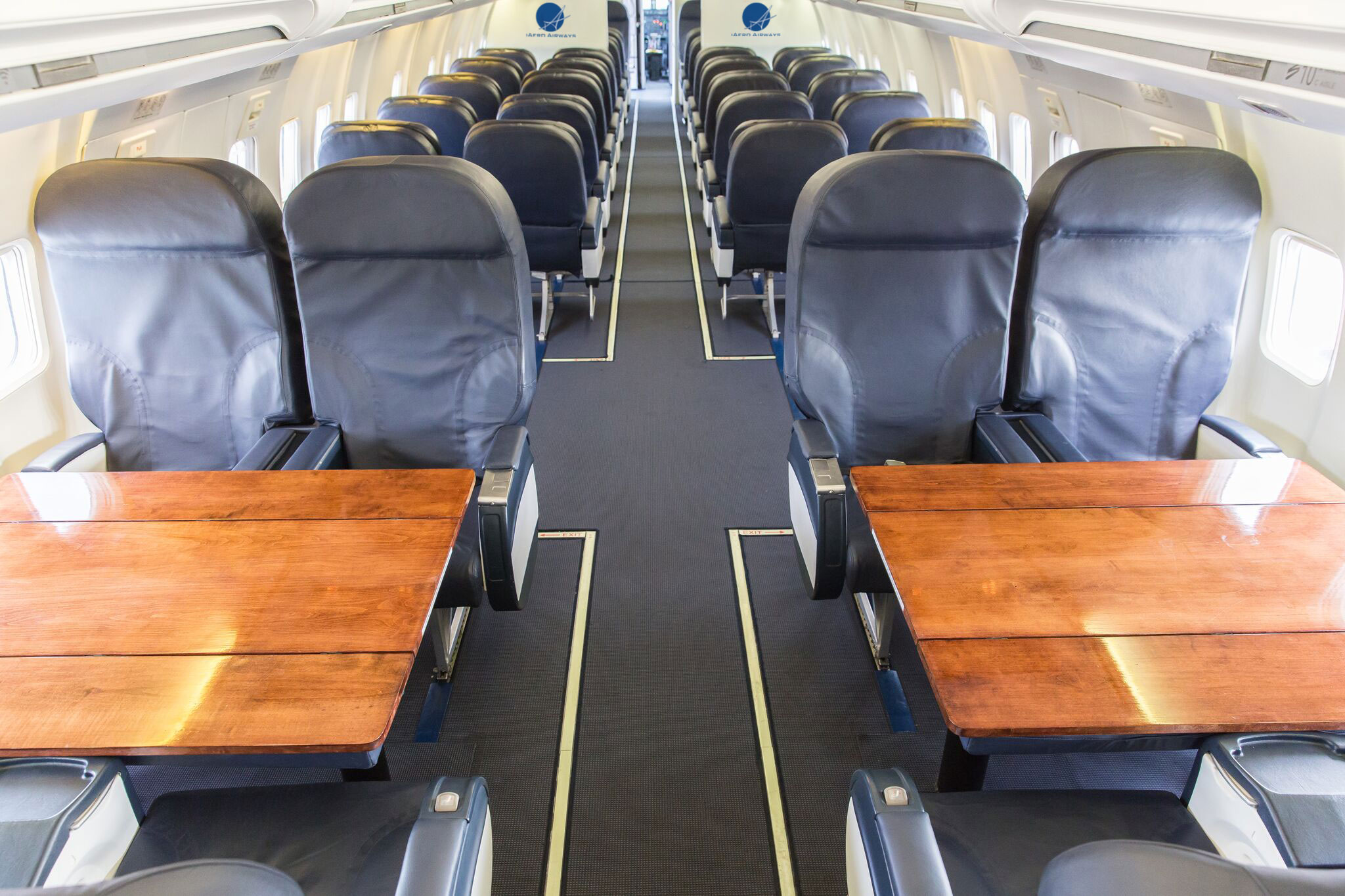 BOEING 737-300