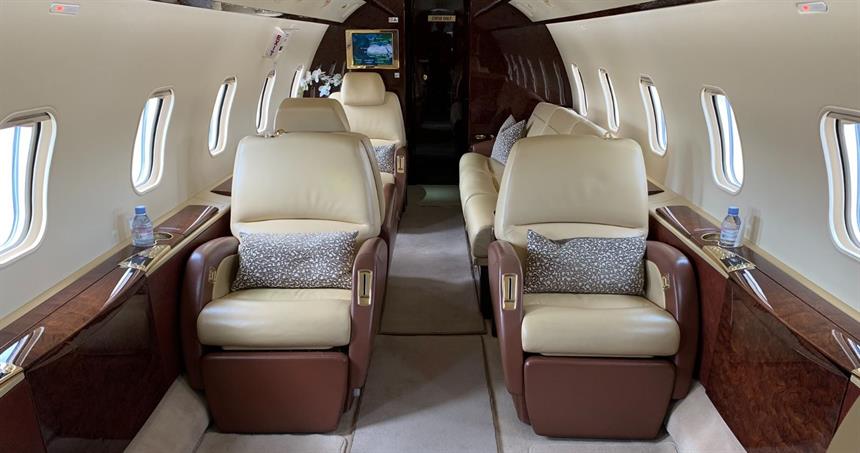 Challenger 300
