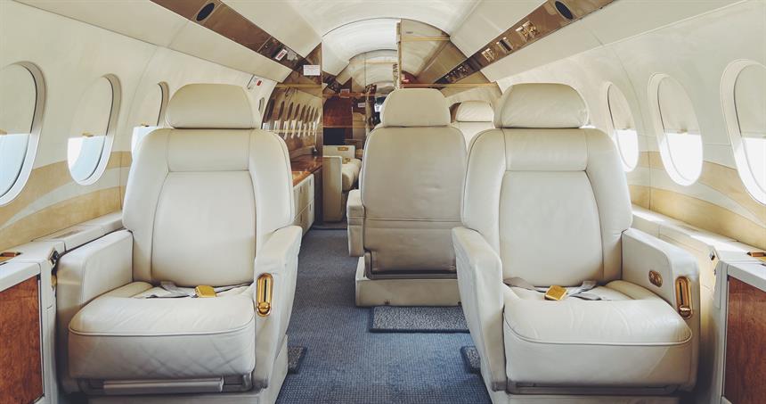Falcon 900B