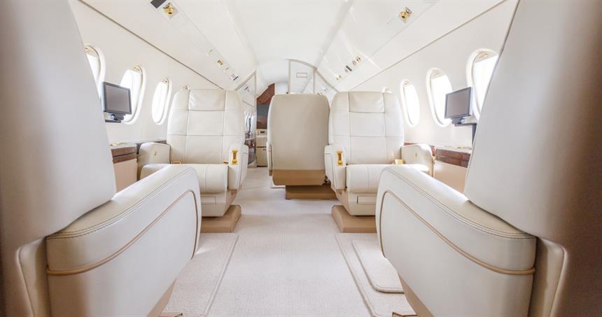 Falcon 900B