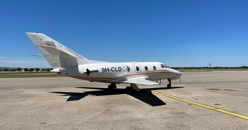 Falcon 100