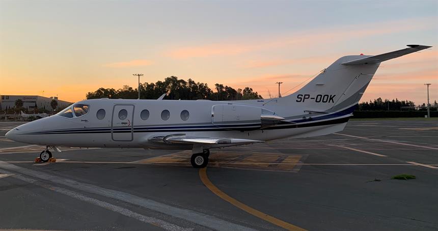 Hawker 400XP