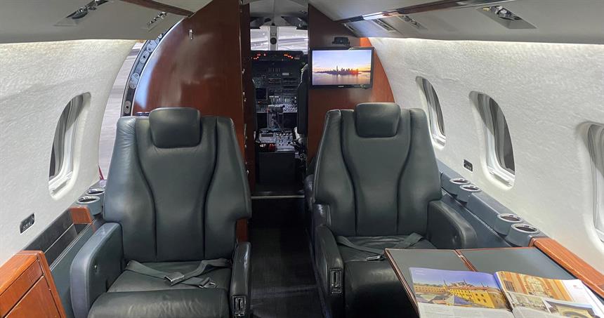 Learjet 55