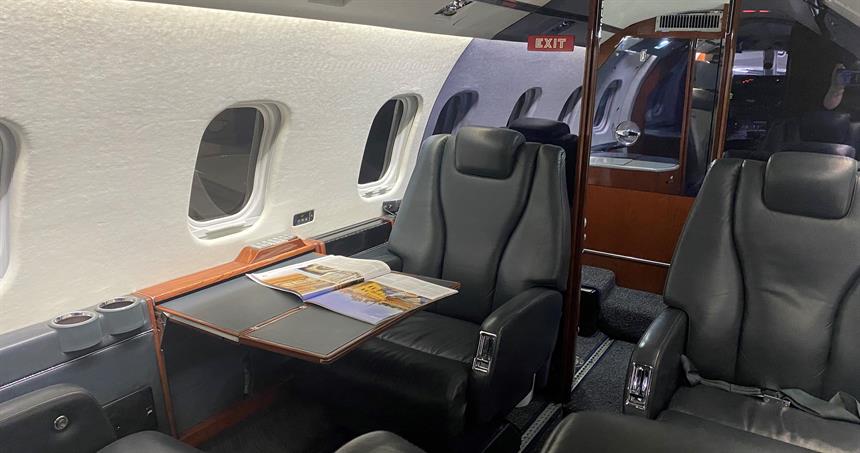 Learjet 55