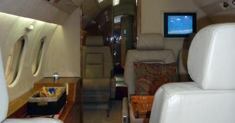 Falcon 900B