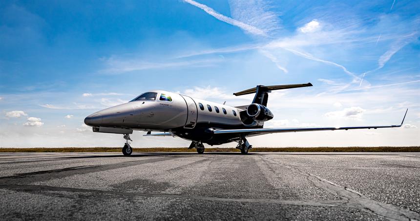 Embraer Phenom 300