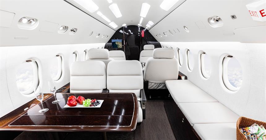 Falcon 900B