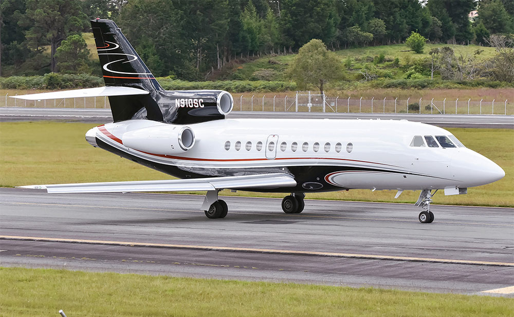 Falcon 900B