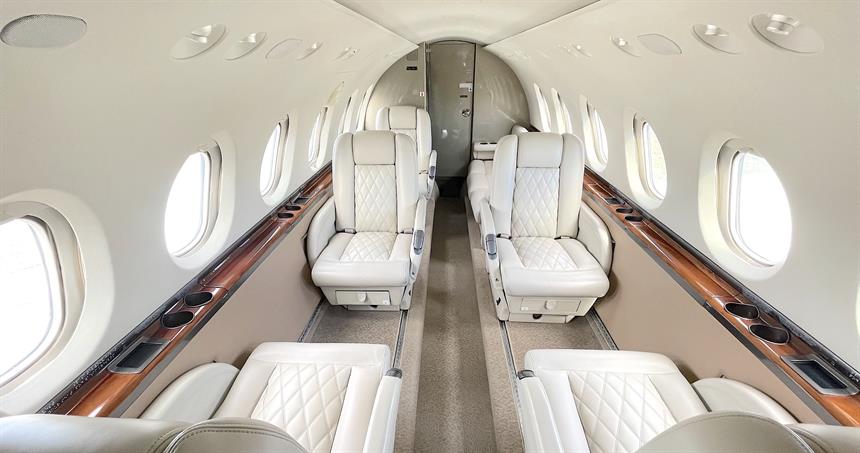Hawker 750