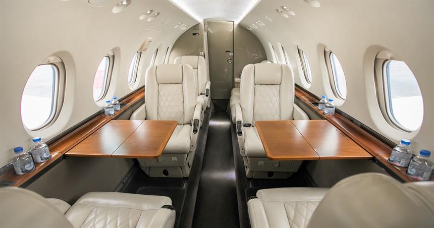 Hawker 750
