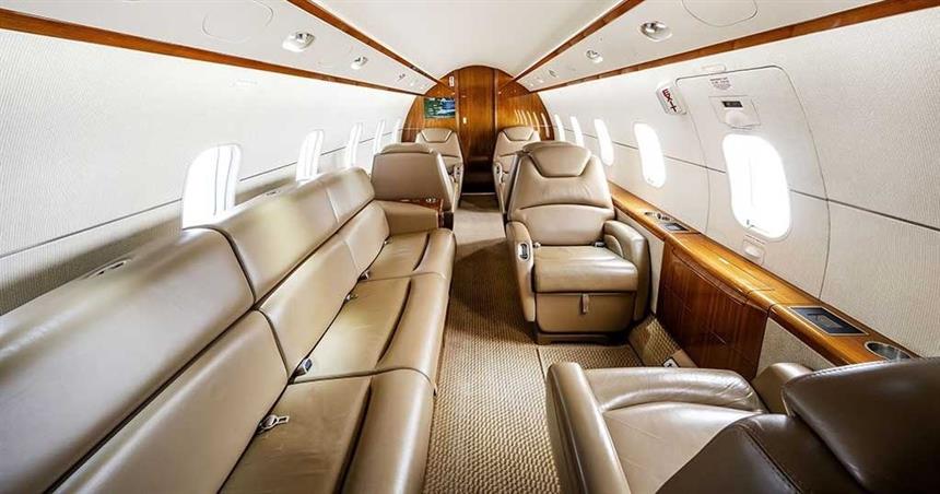 Challenger 300