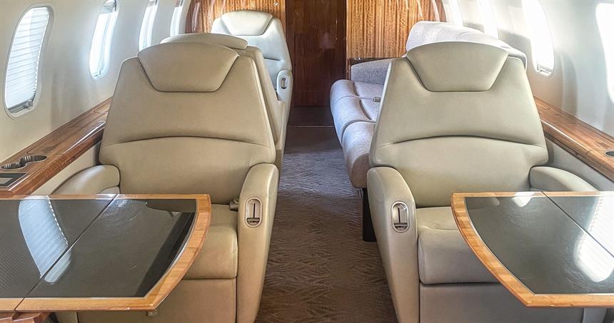 Challenger 300