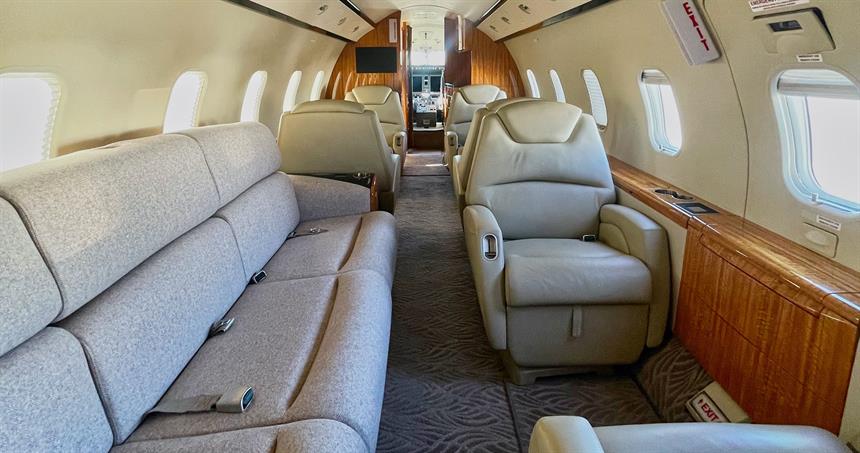 Challenger 300