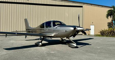 Cirrus SR 22