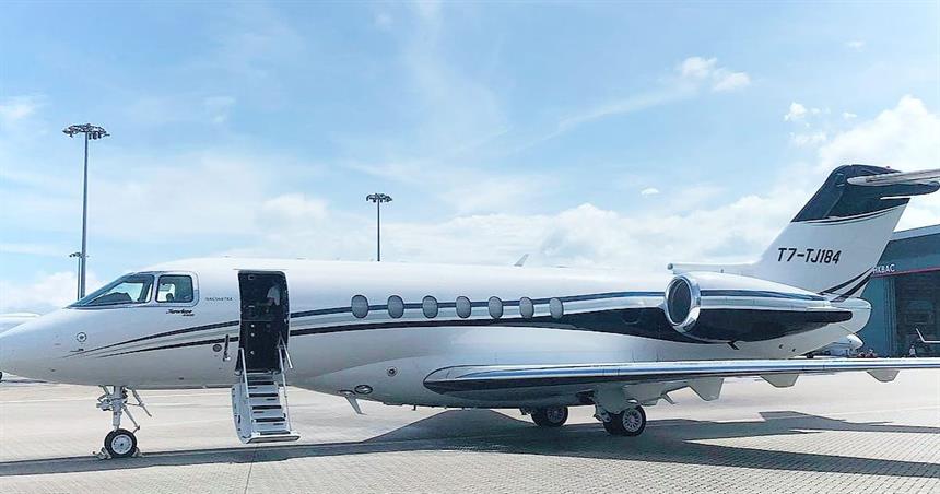 Hawker 4000