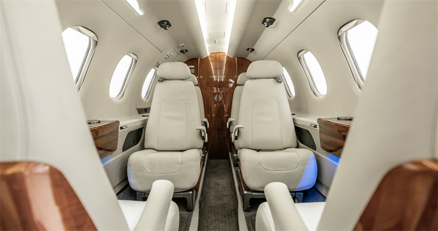 Phenom 300