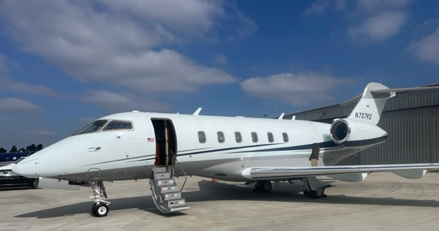 Challenger 300