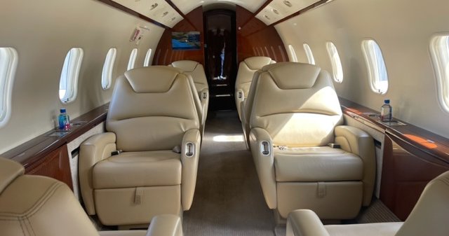 Challenger 300