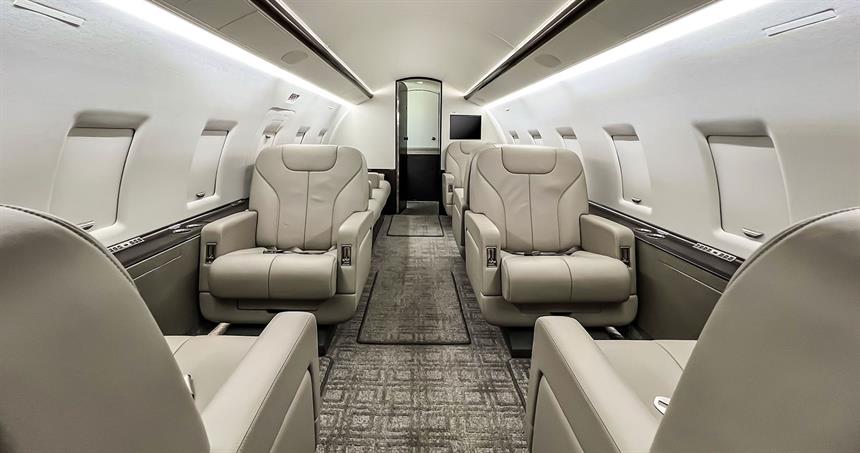 Challenger 604