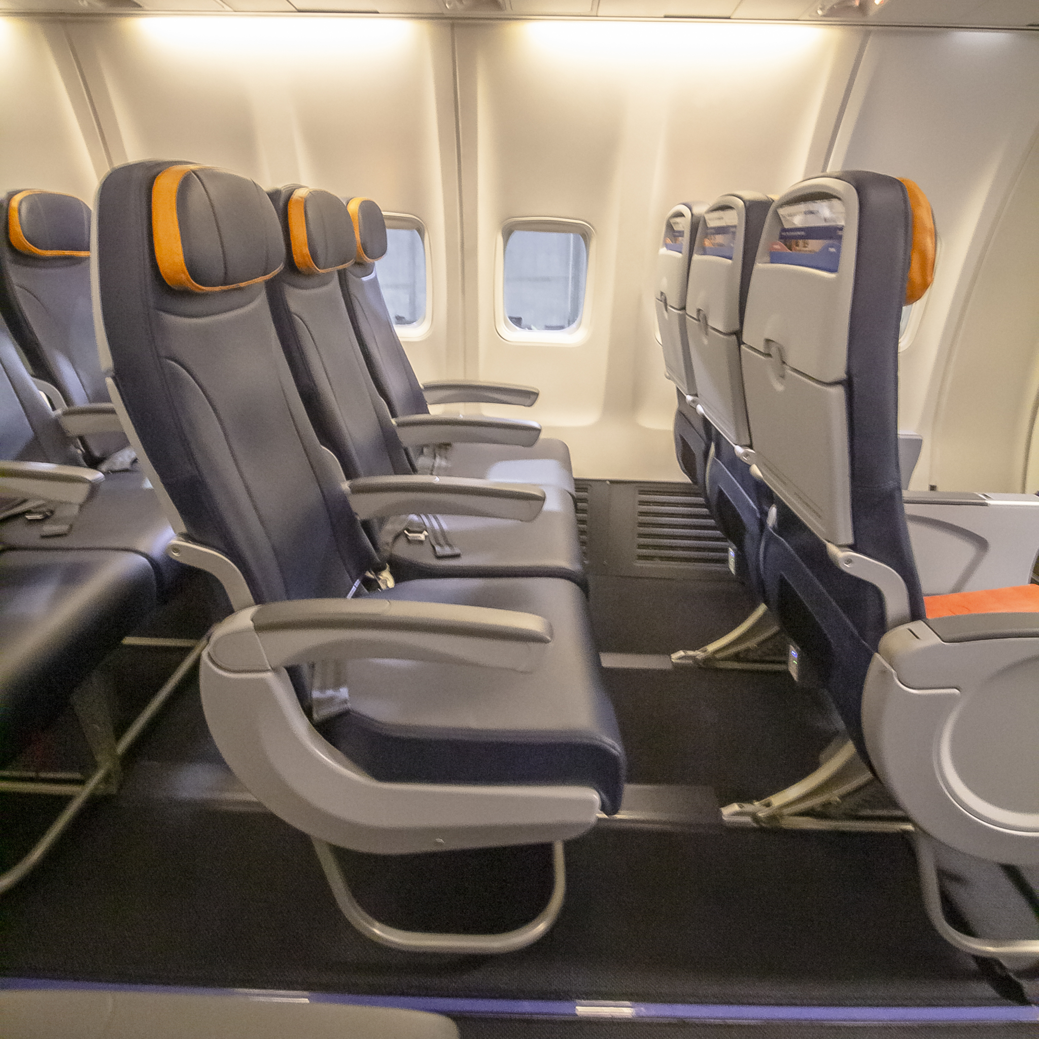 BOEING 737-800NG