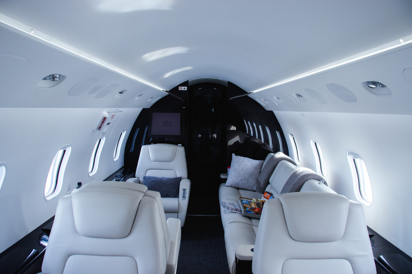 Private Jet Charter vs. Ownership Making the Right Choice JetMembership