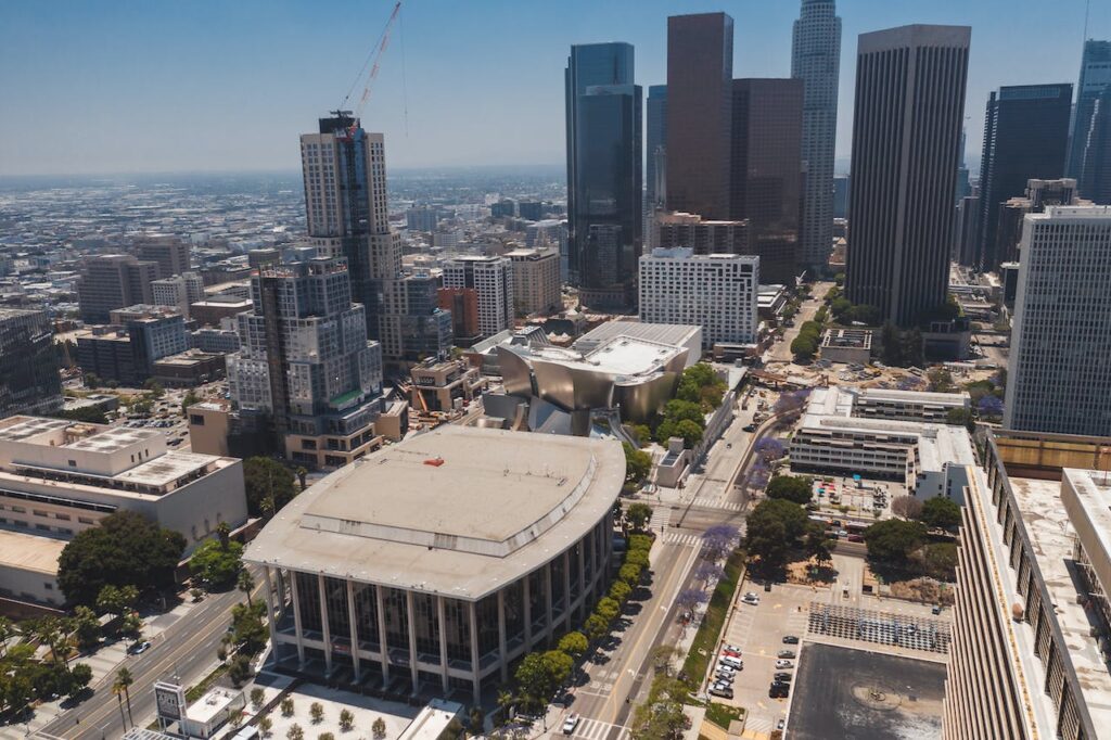Private flight charter from Van Nuys Airport (VNY) to Santa Fe Regional Airport (SAF)